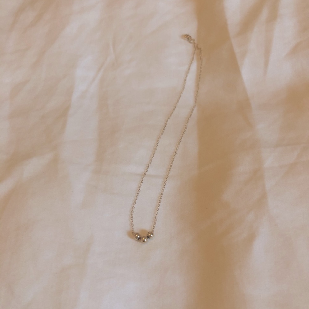 Necklace with 3 beads